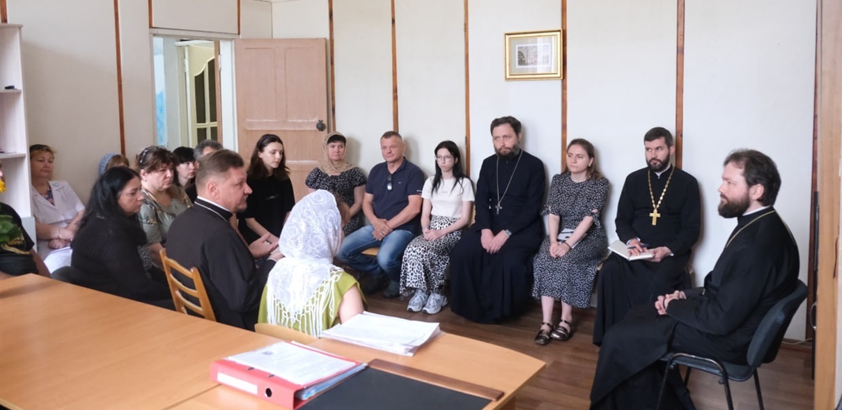 Зустріч єпископа Бердянського та Приморського Петра з робітниками православної гімназії