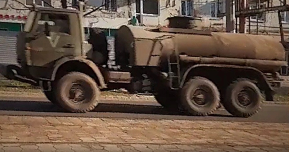 Рух військової техніки окупантів з Маріуполя в сторону Бердянська