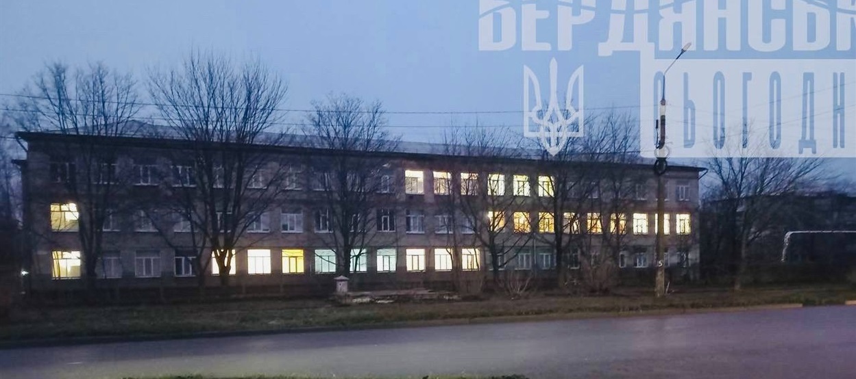 Гімназія №2, де розташована виборча дільниця