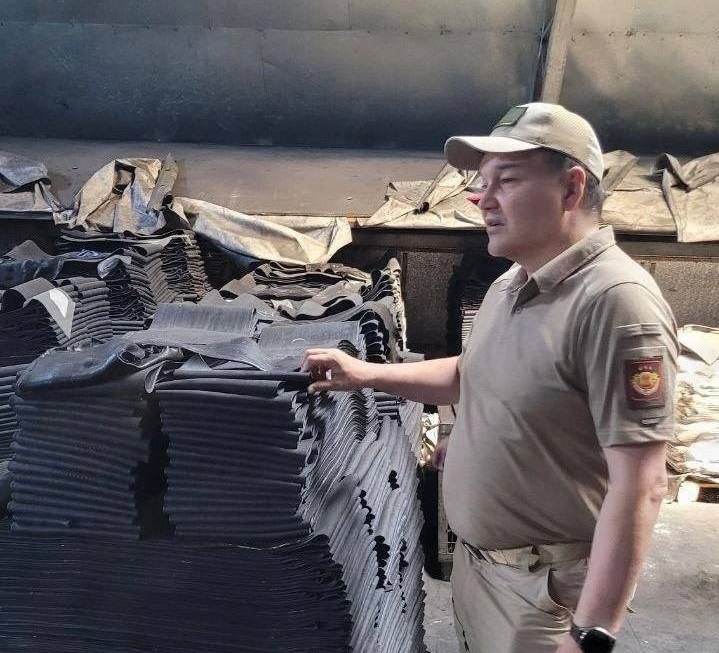 Представники чуваської республіки на заводі гумового виробництва у Бердянську