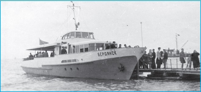 Пассажирский катер «Бердянск». Построен в 1960 г.