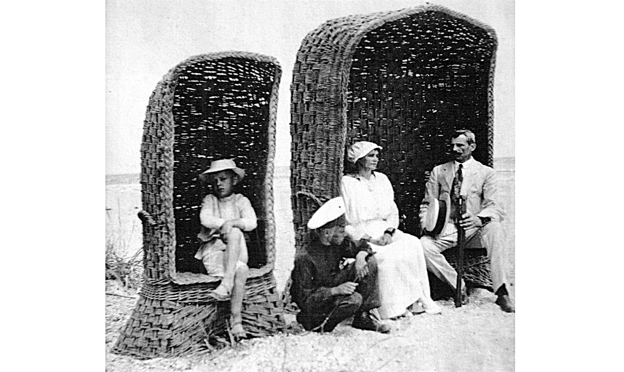 1910 г.
