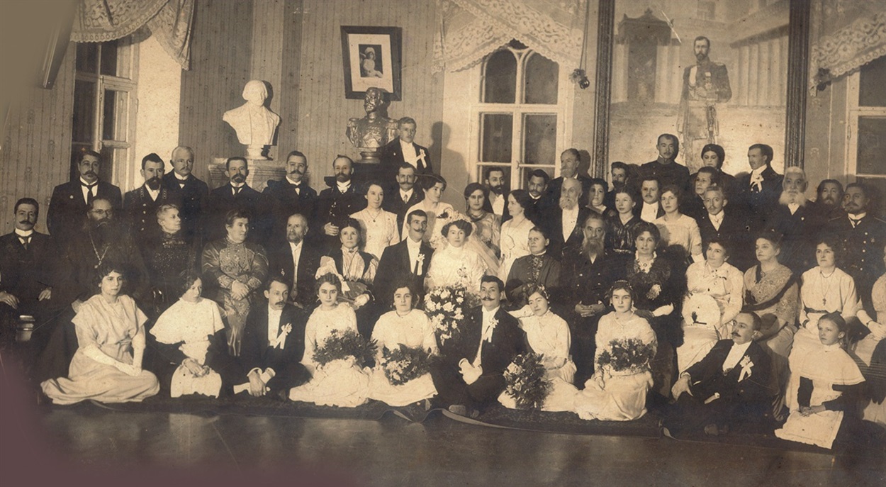 Свадьба дочери преподавателя Шуми в актовом зале 1915 год