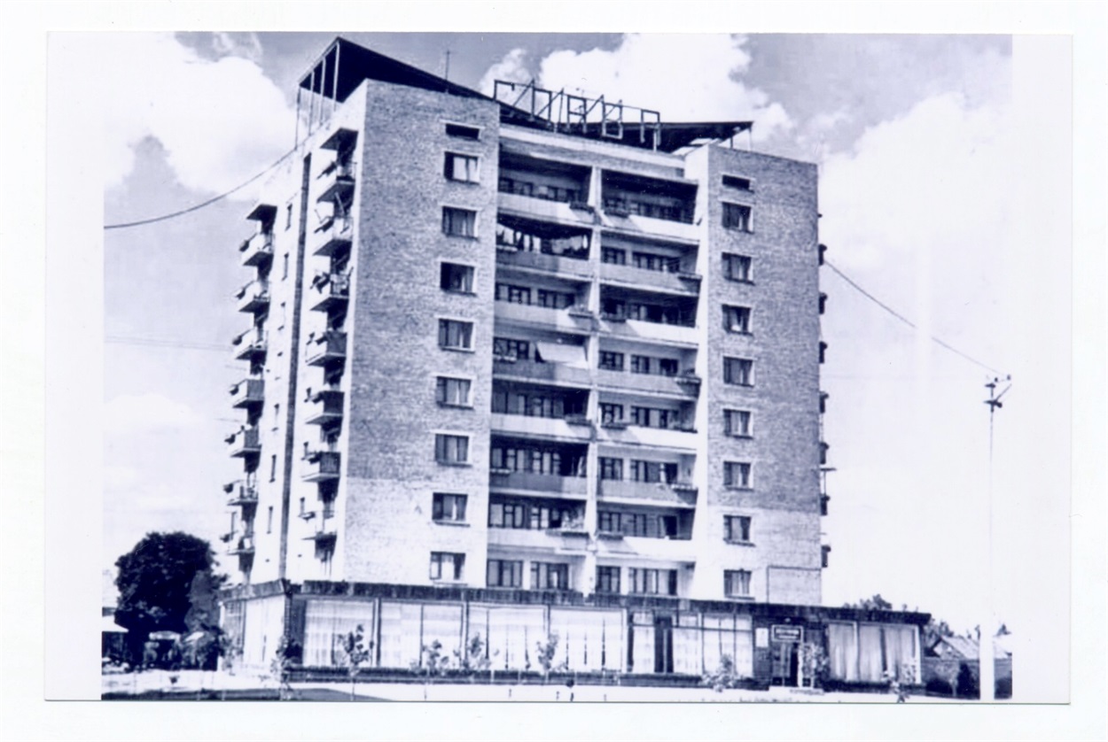 Первое девятиэтажное здание было построено на ул. Правды в начале 1960-х.