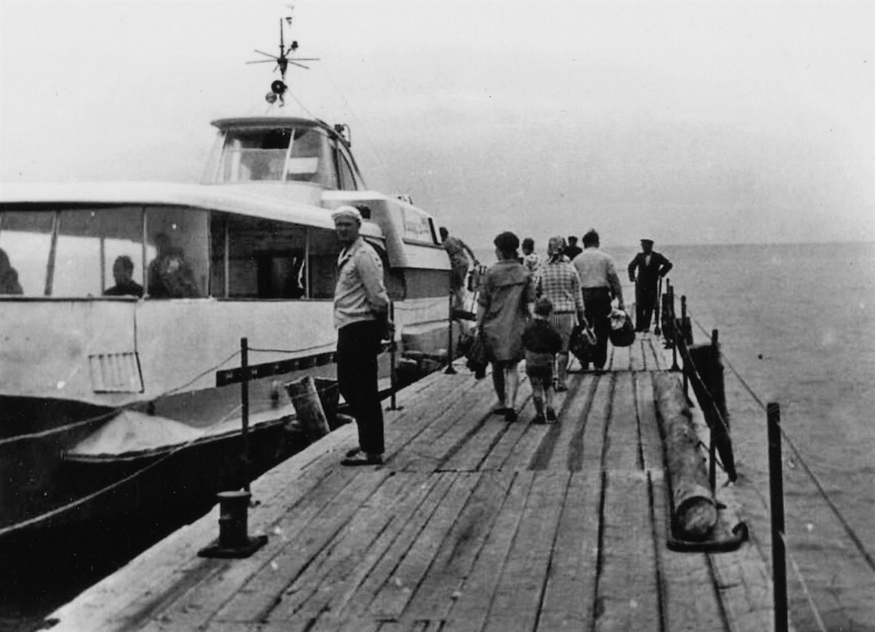 Морской причал на Приморской площади