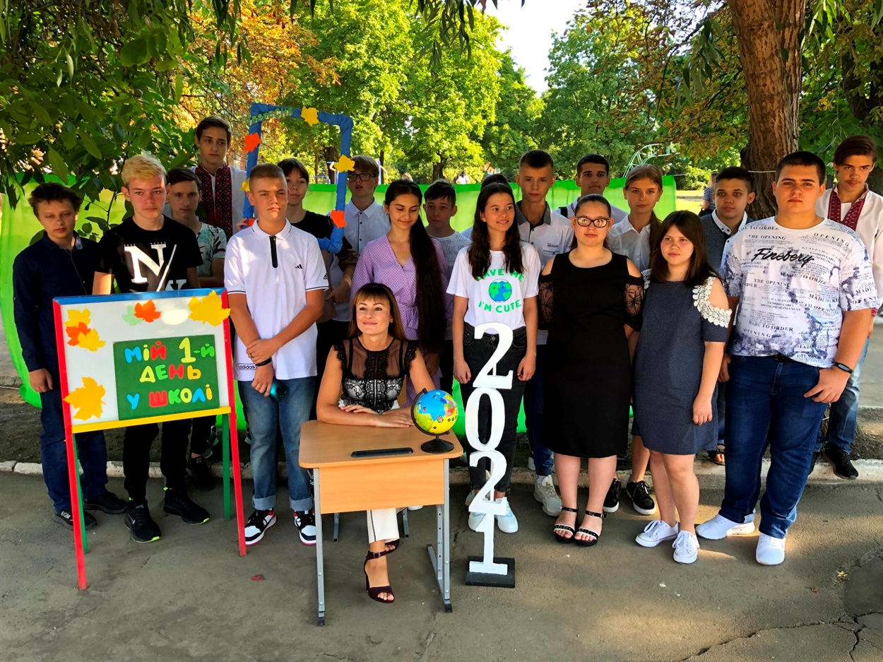 Для святкових фото в школі №13 облаштували спеціальні декорації 
