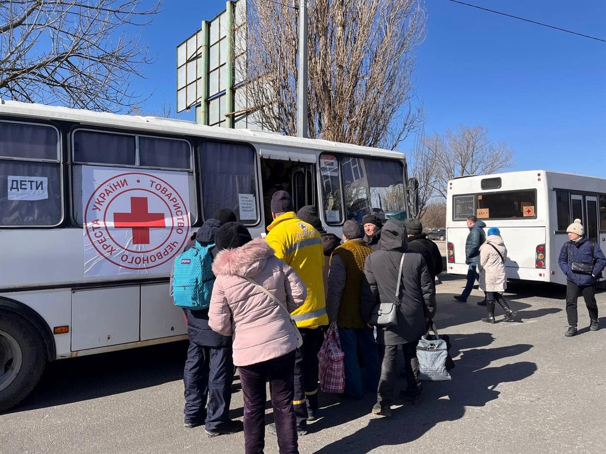 Гуманітарна допомога прибула у Бердянськ. 