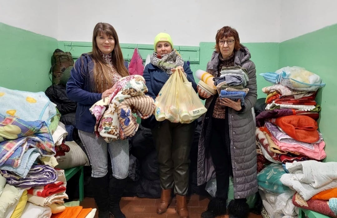 У волонтерських центрах є одяг, засоби гігієни, дитяче харчування тощо. Натомість тут складно знайти ліки.