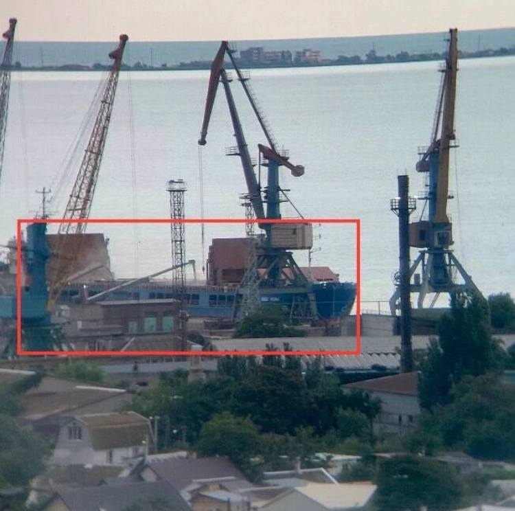 Завантаження судна зерном