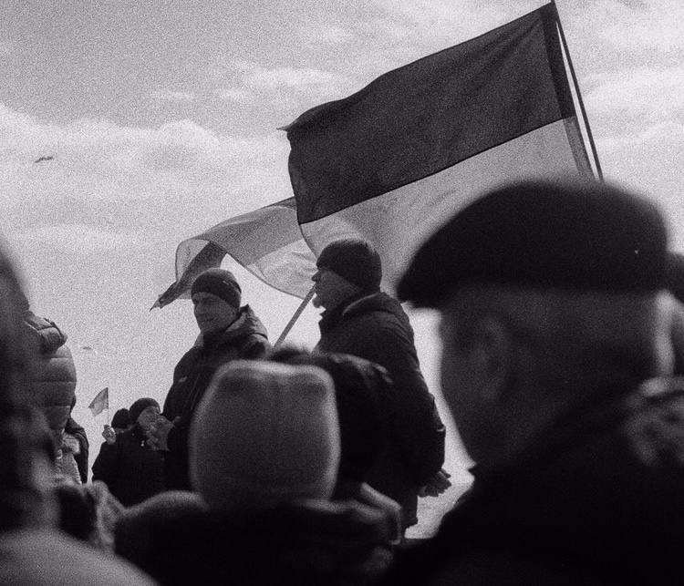 Учасник мітингу  Володимир Сушко на Приморській площі незадовго до свого затримання військовими рф