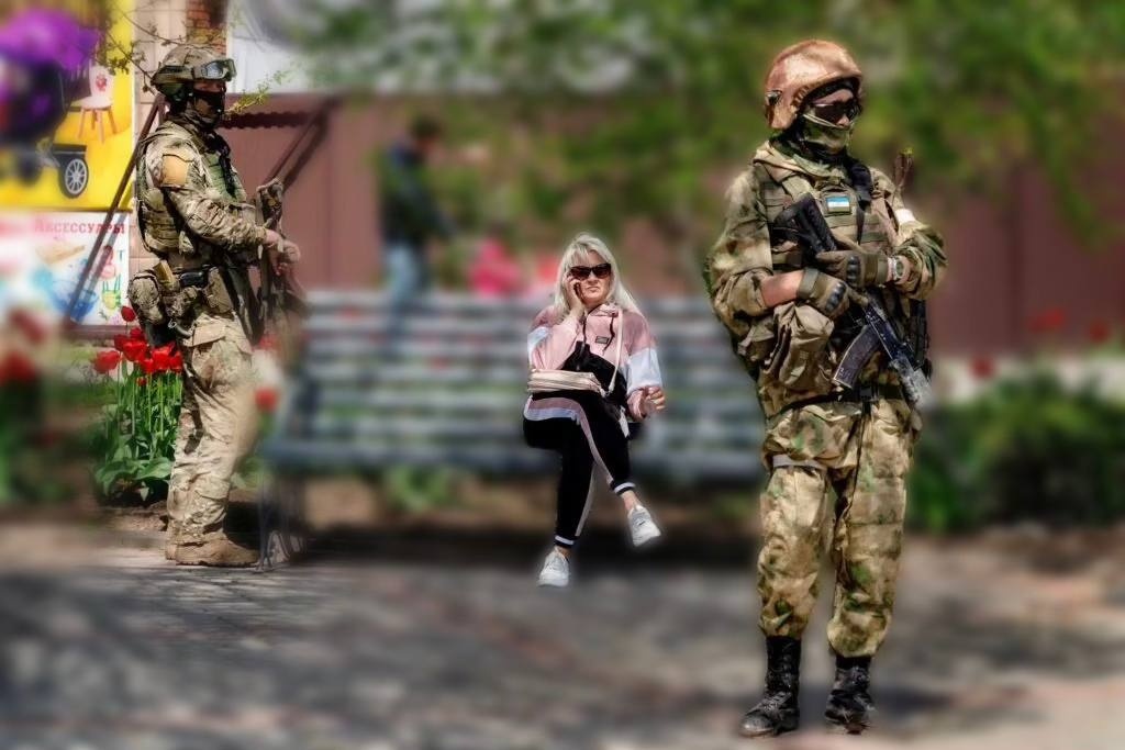 Військові рф у центрі тимчасово окупованого Бердянська навесні 2022 р.