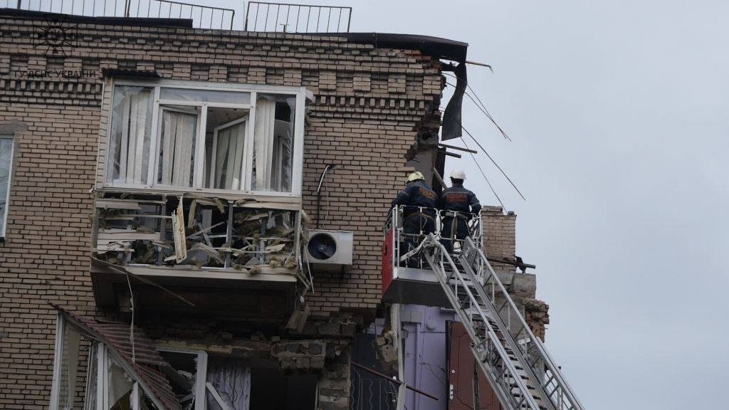 Рятувальна операція триває