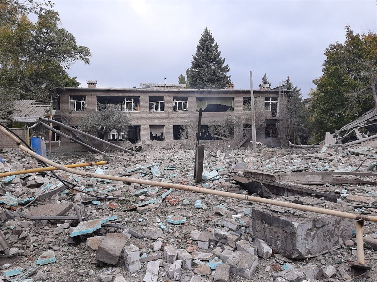Одна ворожа ракета вдарила по території дитсадка