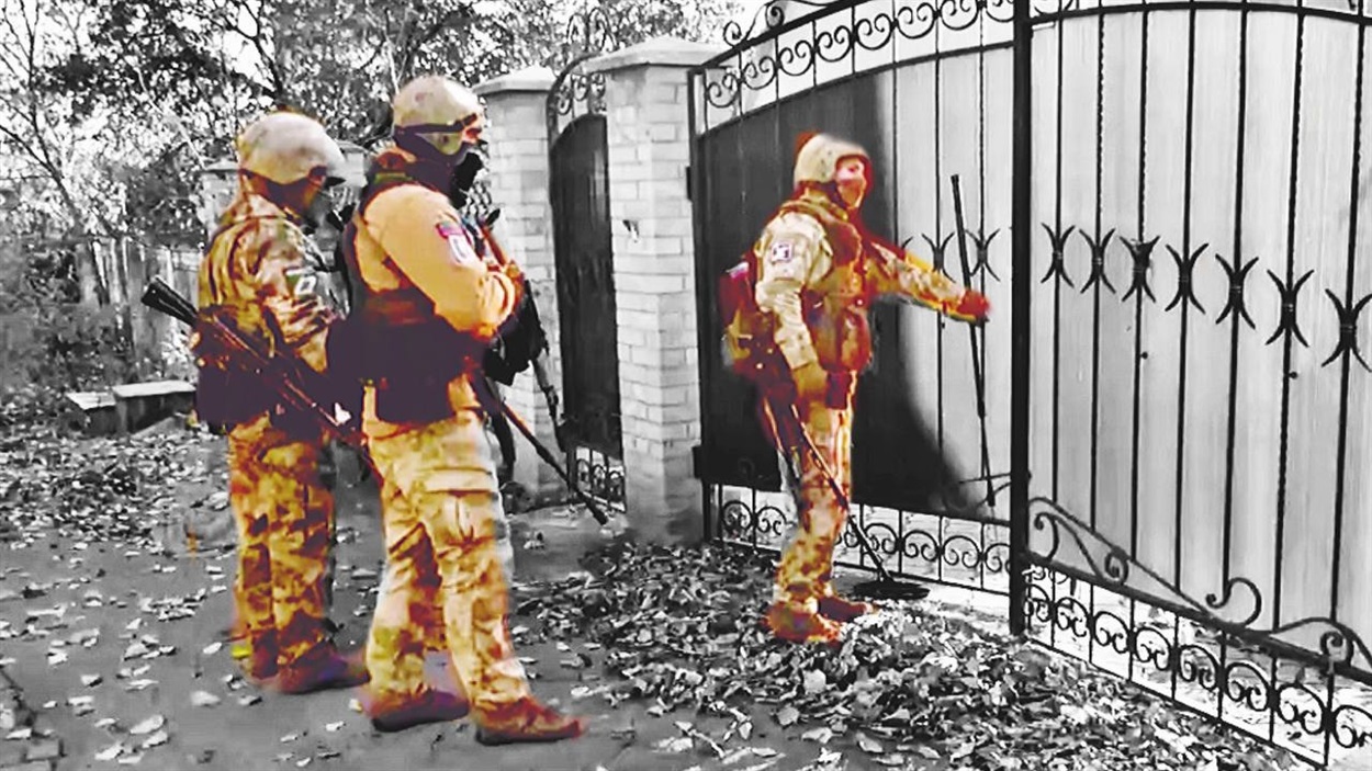 Окупанти проводять обшуки у будинках місцевих
