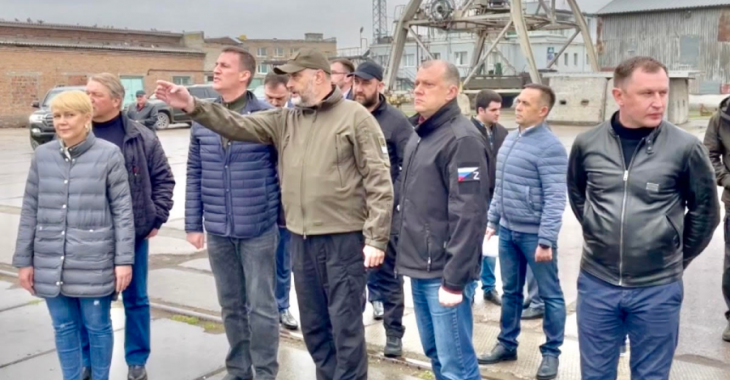
Окупаційний «министр» Світлана Шевченко, міністр сільського господарства РФ Дмітрій Патрушев, «директор» Бердянського порту Володимир Стельмаченко, голова «уряду» Запорізької області Антон Кольцов. 