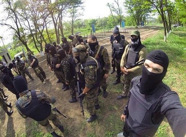 Бійці батальону «Азов» на тренуванні під Бердянськом