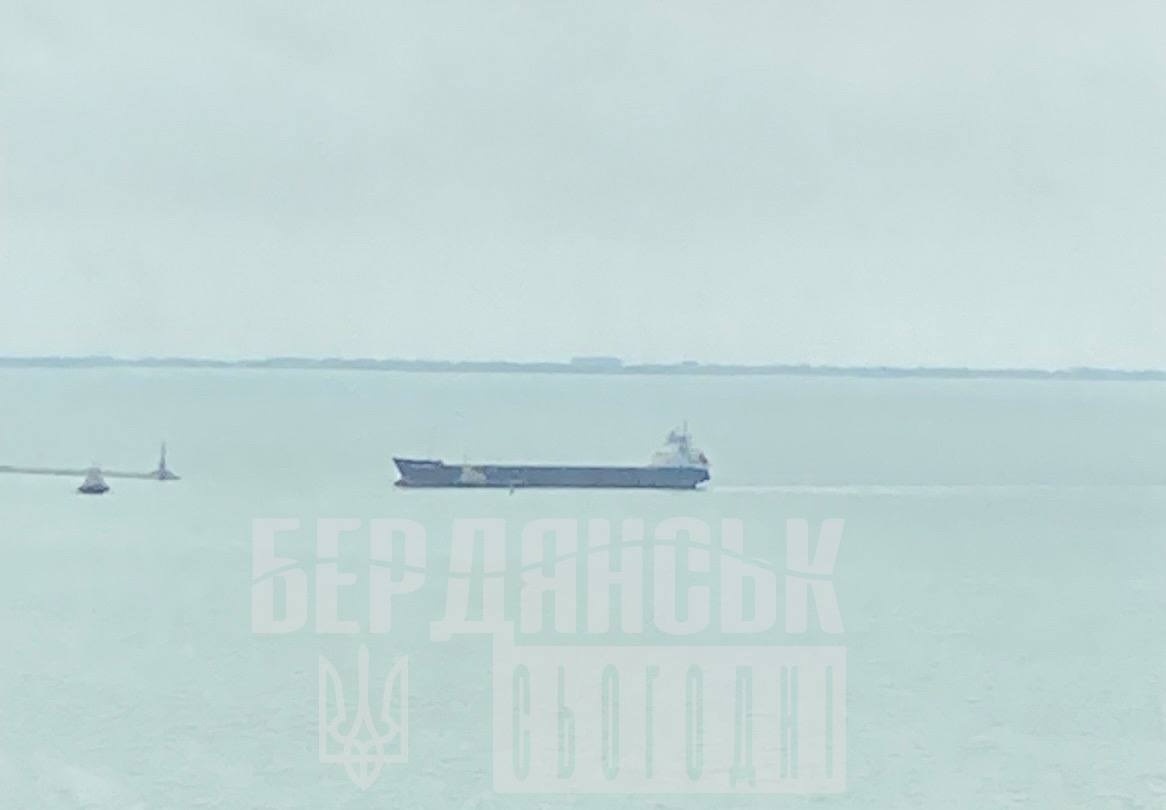 Чергове російське судно в акваторії порта Бердянська, 31 травня, 2023
