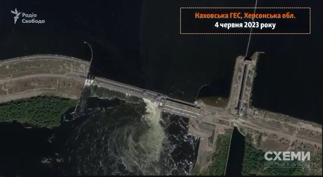 Супутниковий знімок Каховської ГЕС до та після підриву