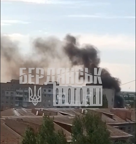 Дим після вибуху авто на вулиці Північній