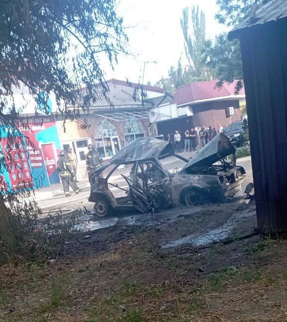 Авто, що горіло в районі ринку