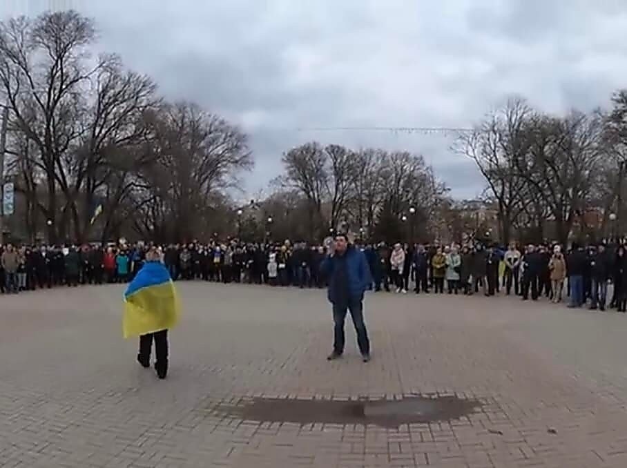 Віталій Шевченко на українському мітингу в перші дні окупації Бердянська