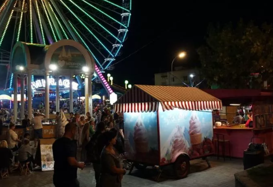 Спірні МАФи в центрі Бердянська, місця під які влада міста хотіла продавати з аукціону, 2018 рік