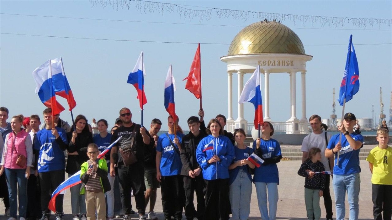 Молодь зібрали на Приморській площі на масовку 