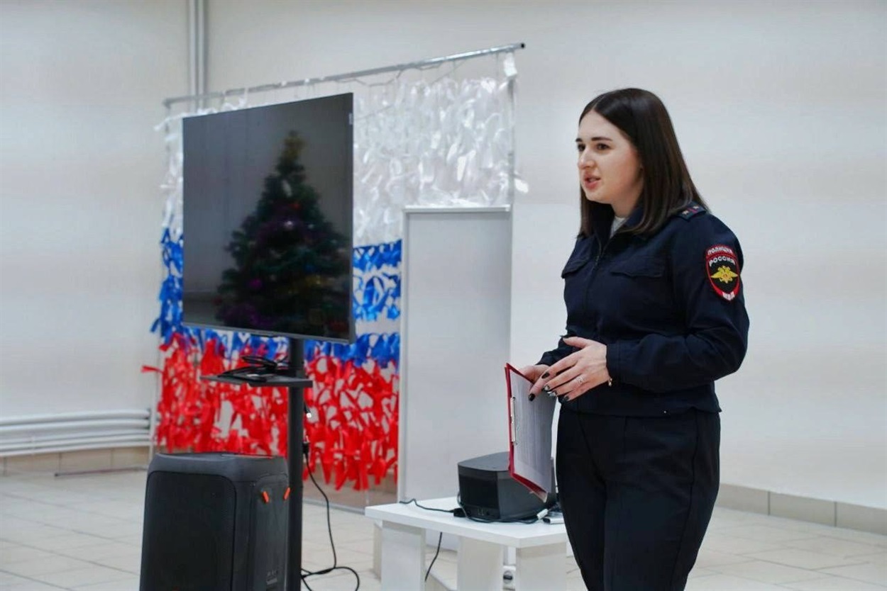 «Лекцію» проводила «старший інспектор відділу МВС росії «Бердянський», капітан поліції» Тетяна Волинець