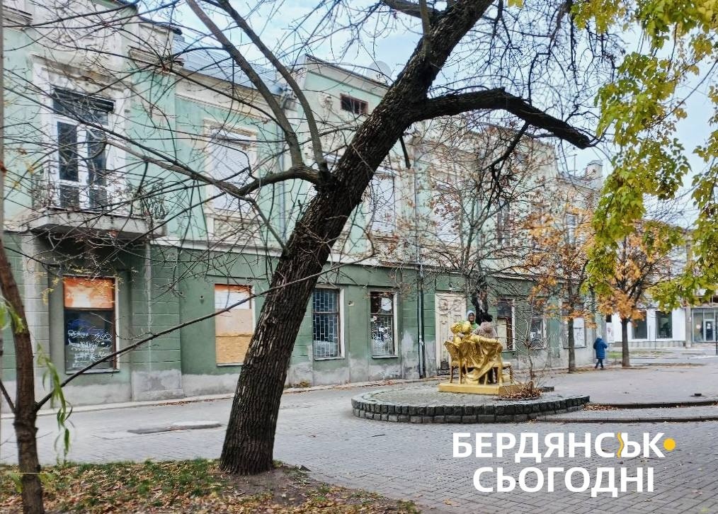 Так виглядає будівля колишнього готелю "Брістоль" та будинку культури Південгідромаш
