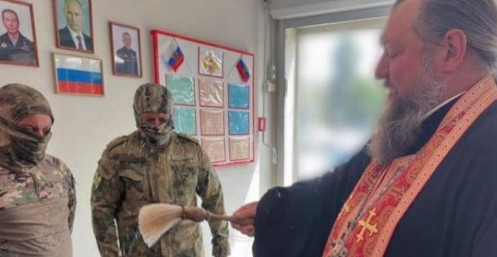  Максим Смірнов проводить освячує загарбників 