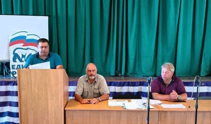 Бобров, Сельмаченко та керівники-колаборанти Бердянського порту агітують портовиків