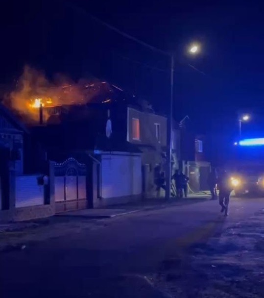 6 грудня горів приватний будинок в окупованому Бердянську